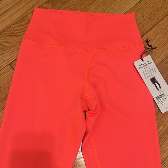 ALO Yoga High-Waist Airlift Legging - Picture 6 of 8